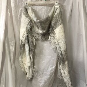 Cozy Gray and White Fringed Scarf